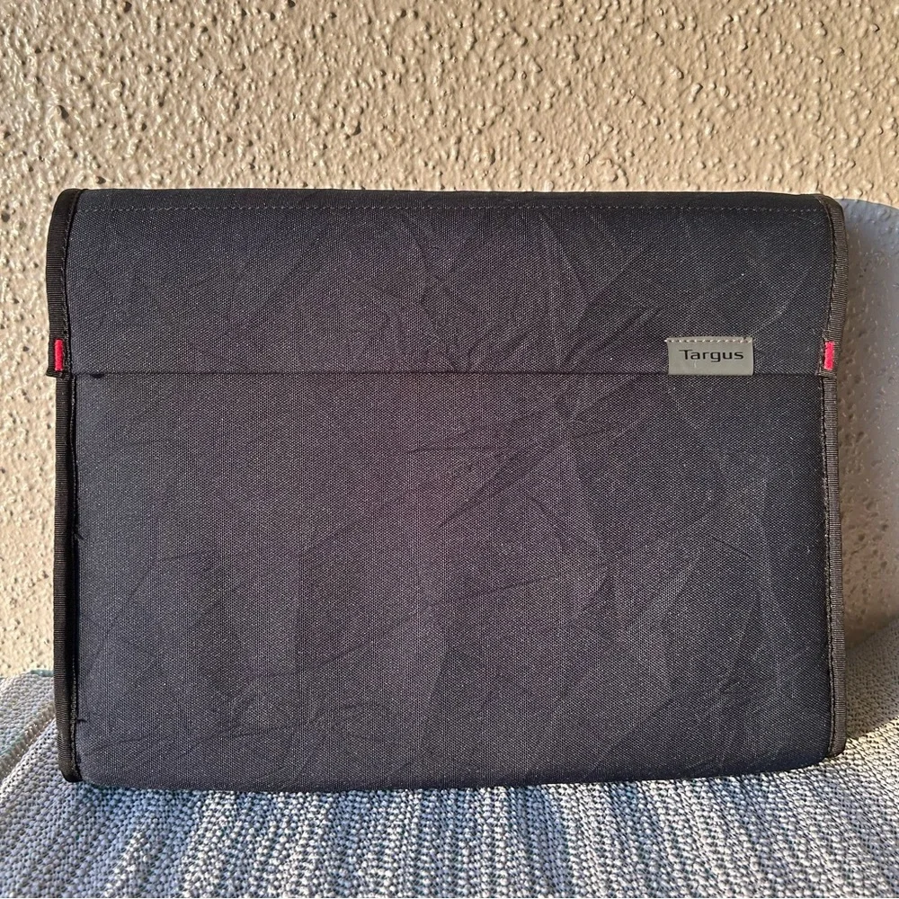 Targus Phobos 12 Notebook Sleeve, Black - TSS13601US NWOT NEW